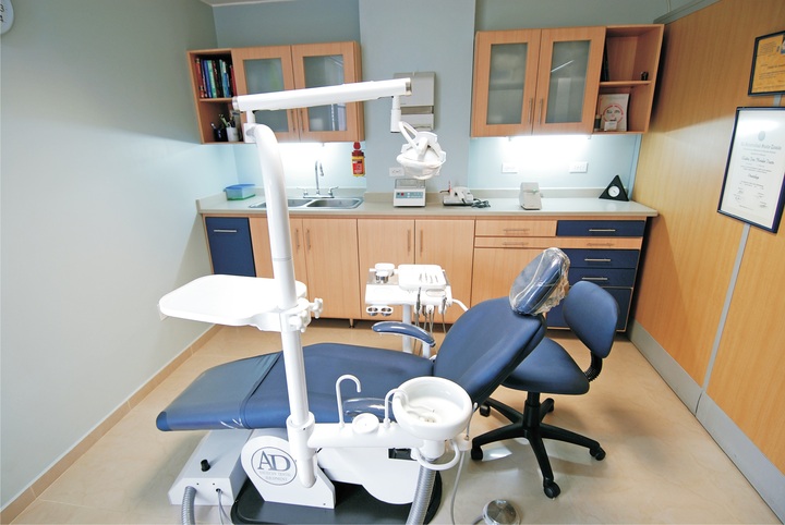 building-office-room-dentist-waiting-room-hospital-505235-pxhere.com (1)